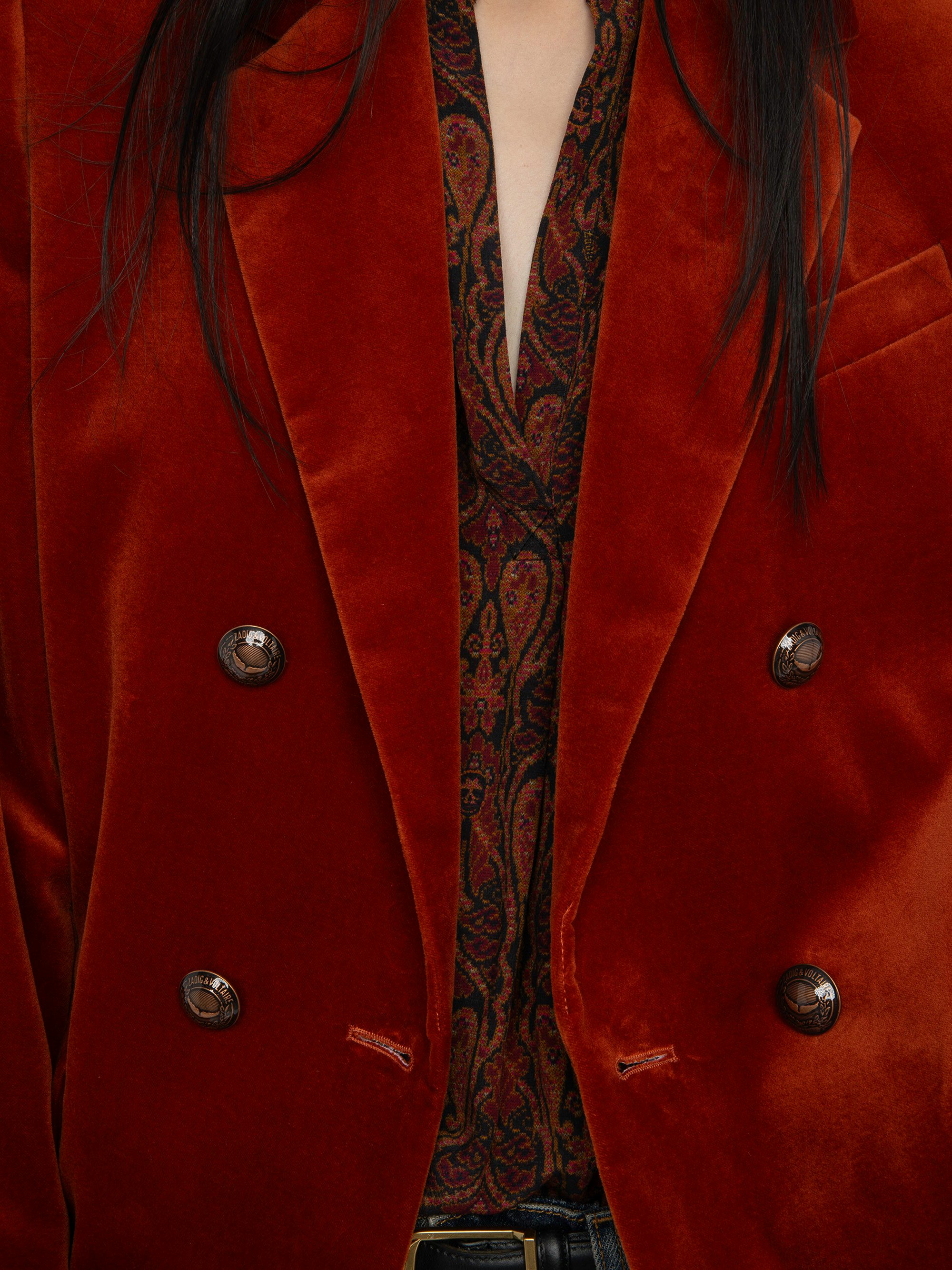 Vaska Velvet Blazer - Structured straight blazer in velvet with double-breasted button closure.